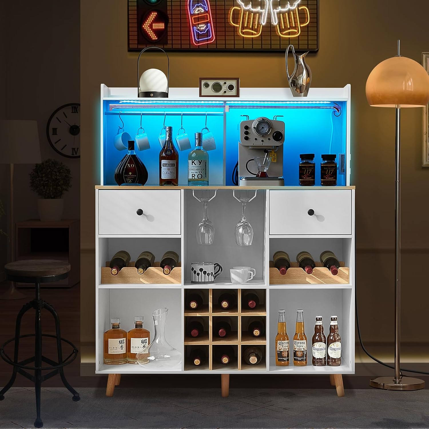 Home Bar Shelves - خزانة بار للنبيذ مع منفذ طاقة